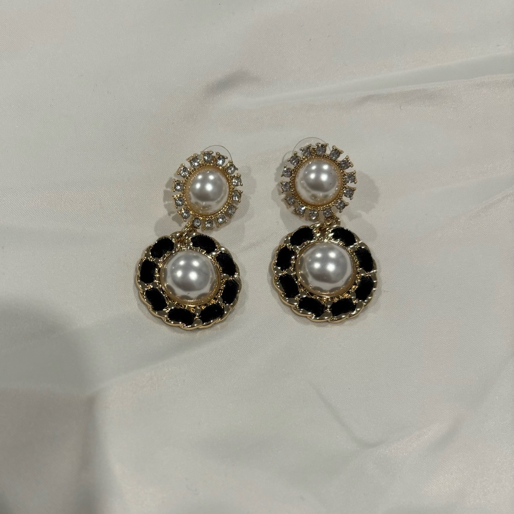 Black and pearl earrings